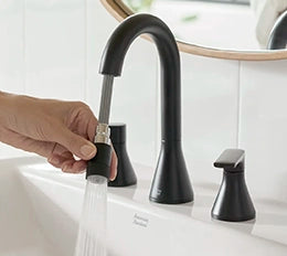 Amercian Standard Estate Single Hole Single-Handle Bathroom Faucet 1.2 gpm/4.5 L/min With Lever Handle (Finish: Legacy Bronze)